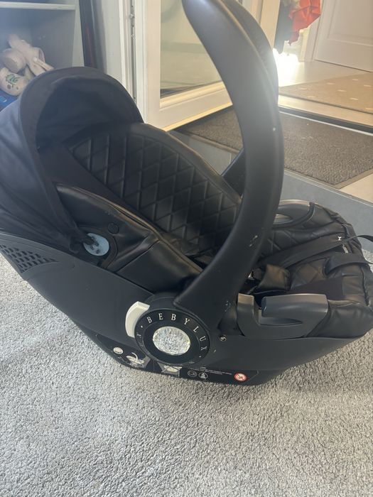 Scoica auto bebylux , material textil si piele