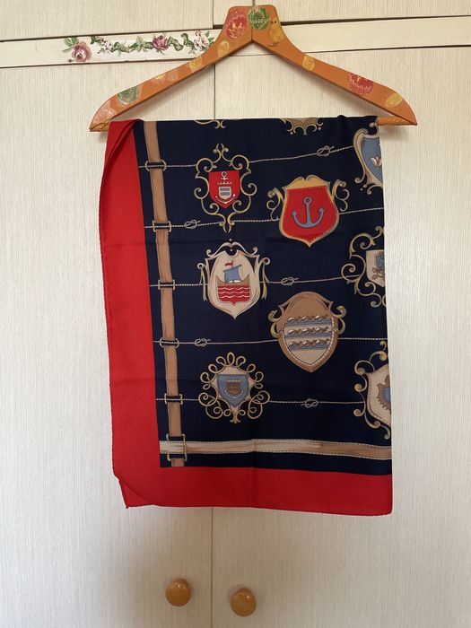 Дамски копринени шалове