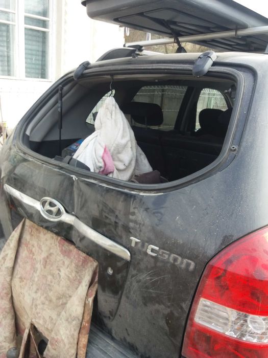 Hyundai tucson an 2006 2 l avarit