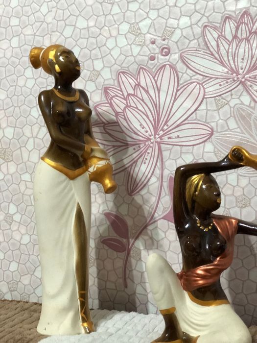 Продам красивые статуэтки