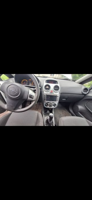 Vând Opel Corsa,an 2011 -motor defect