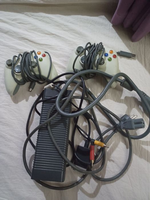 Продается джостики АV кабел для X box 360 fat