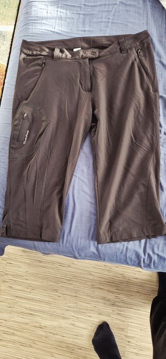 Pantaloni trei sferturi