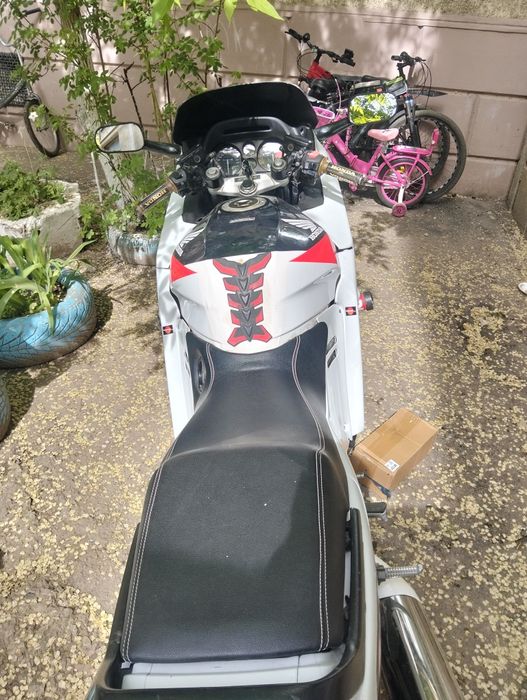 Продам мотоцикл Хонда F1000