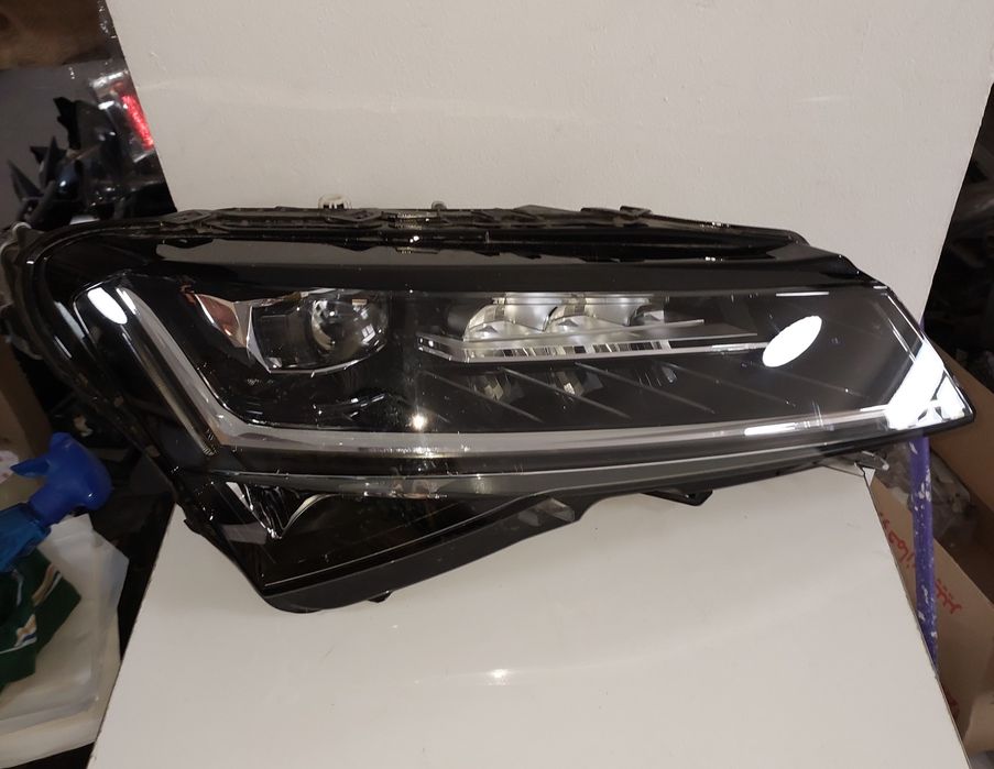 Far stanga Skoda Superb 3 european