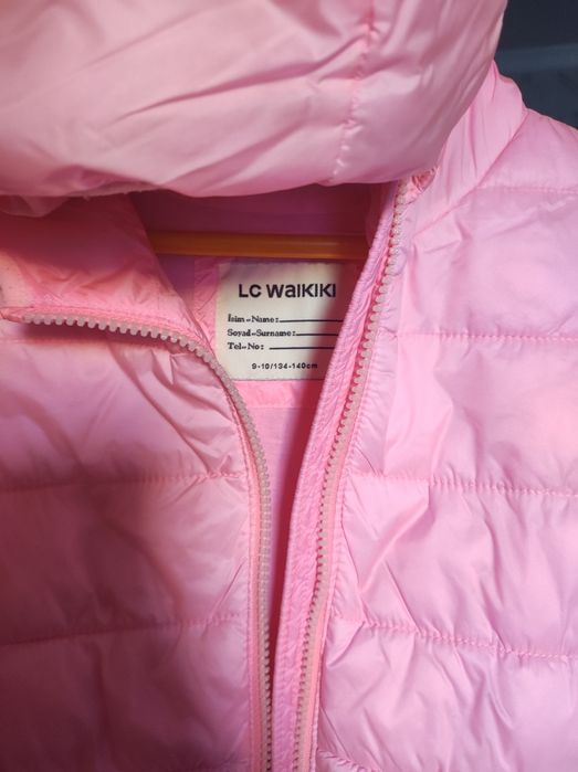 Продам весеннюю курточку на девочку