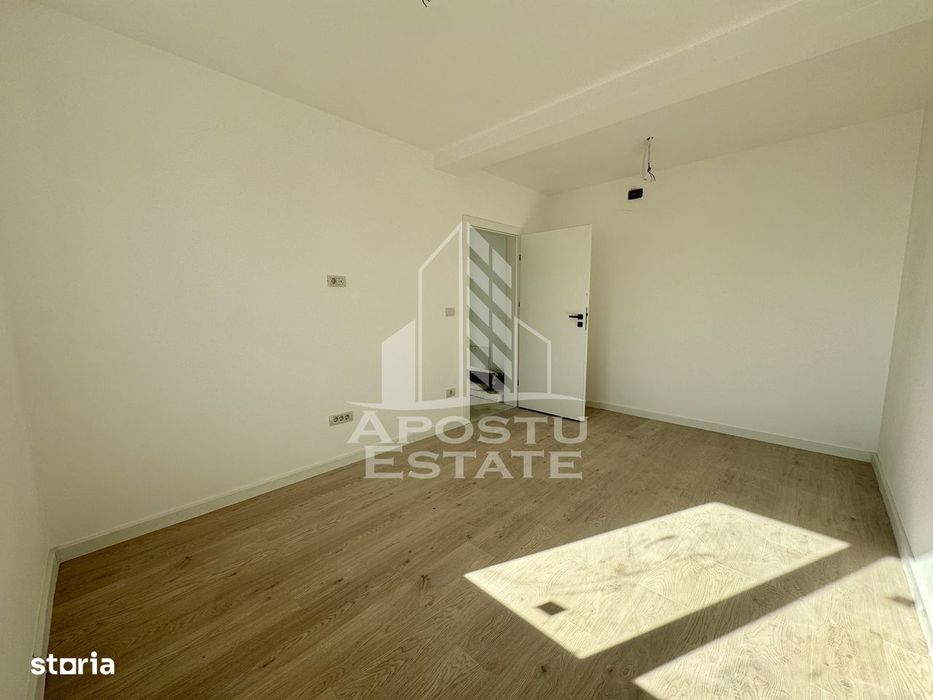 Penthouse cu scara interioara deosebita, 3 camere si 2 bai langa Lidl.