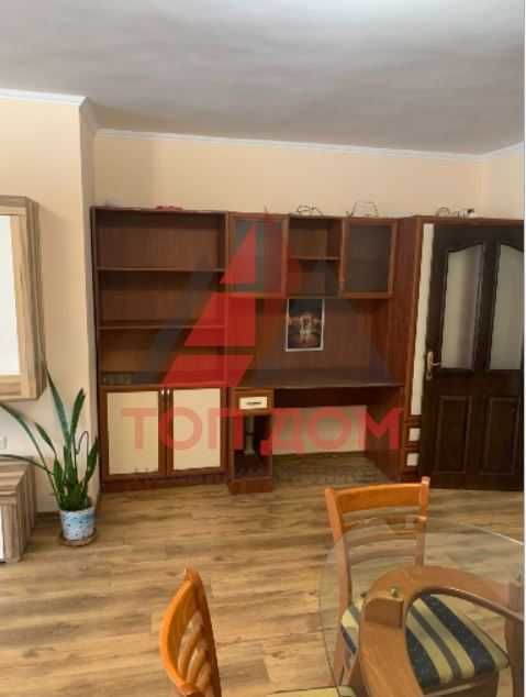 Дава се под наем Тристаен апартамент в Варна, Център - 118 кв.м за 703.8 € - Снимка #2