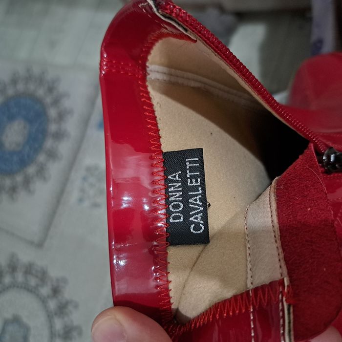 Продам новые ботинки