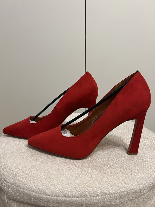 Pantofi piele intoarsa rosii, vârf ascuțit, toc subtire 10 cm