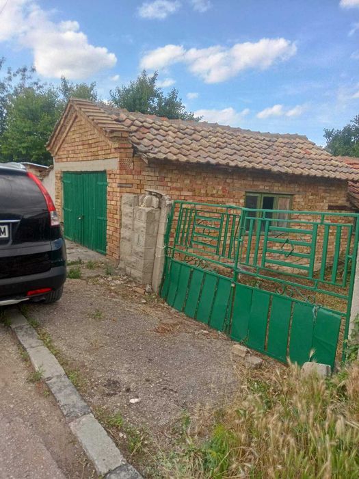 Продавам къща с Белоградец обл. ВАРНА