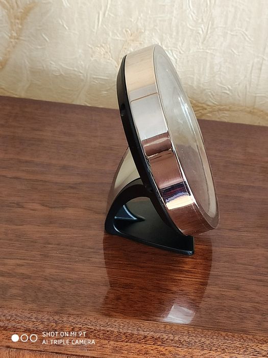 Солидные настольные часы