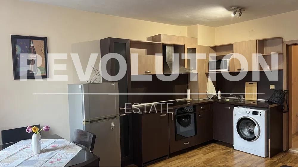 Дава се под наем Двустаен апартамент в Варна, Център - 60 кв.м за 450 € - Снимка #2