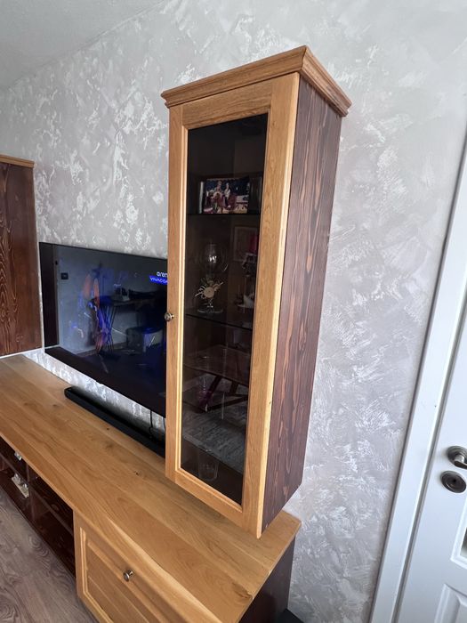 Поръчкова секция от масивно естествено дърво дъб и чам