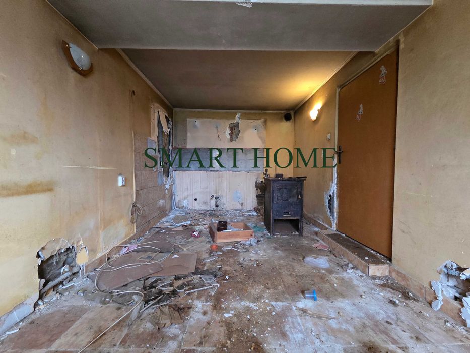 Двуетажна къща в с. Поликраище!