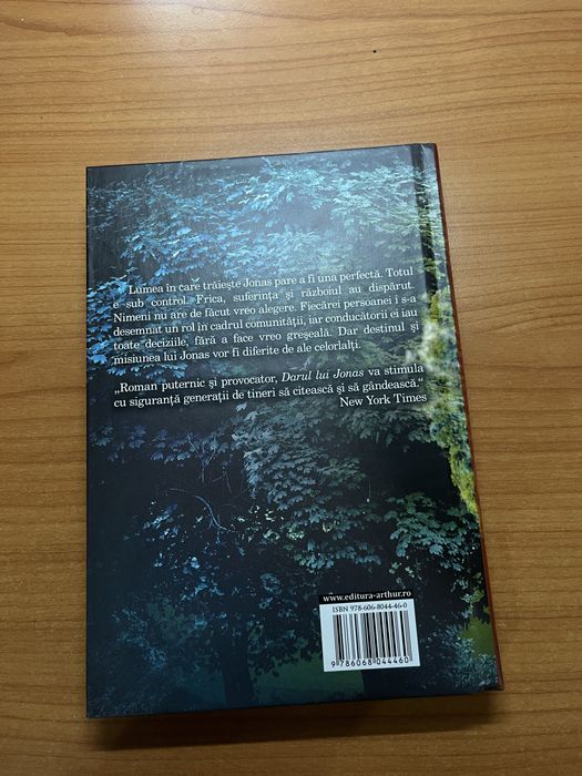 Carte -Darul lui Jonas de Lois Lowry