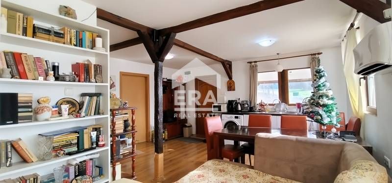 Къща с двор в Студен кладенец