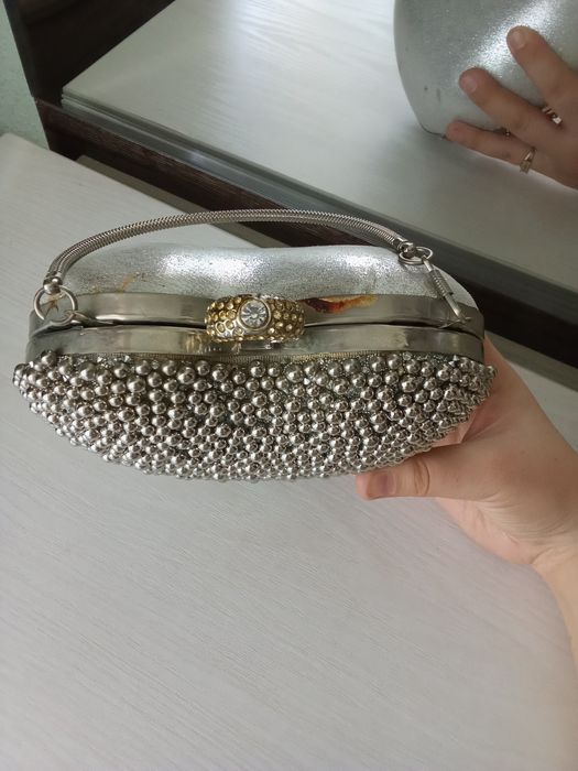 Qizlarimiz va Ayollarimiz uchun original sumochka sotiladi