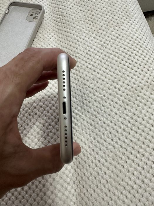 Продам Iphone 11 в отличном состоянии