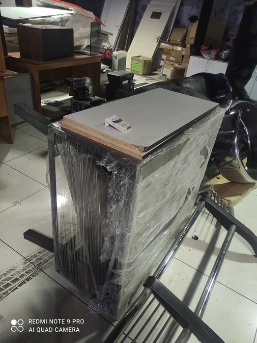 Мебель столы шкафы