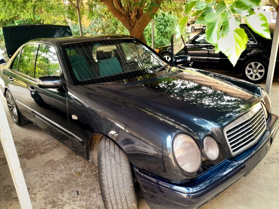 Мерседес бенс 210