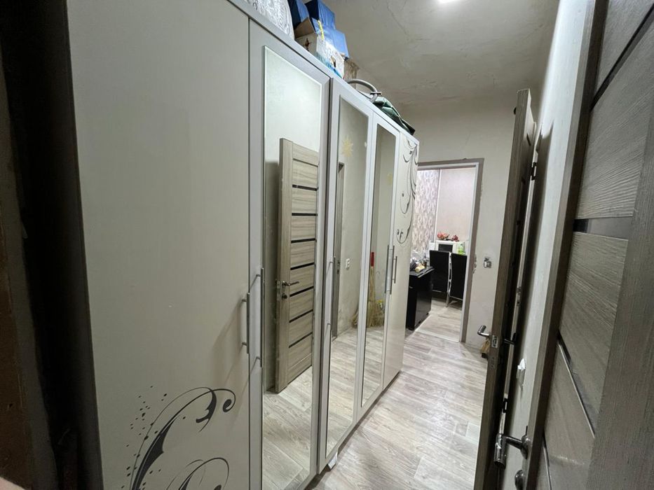 Продам большой шкаф