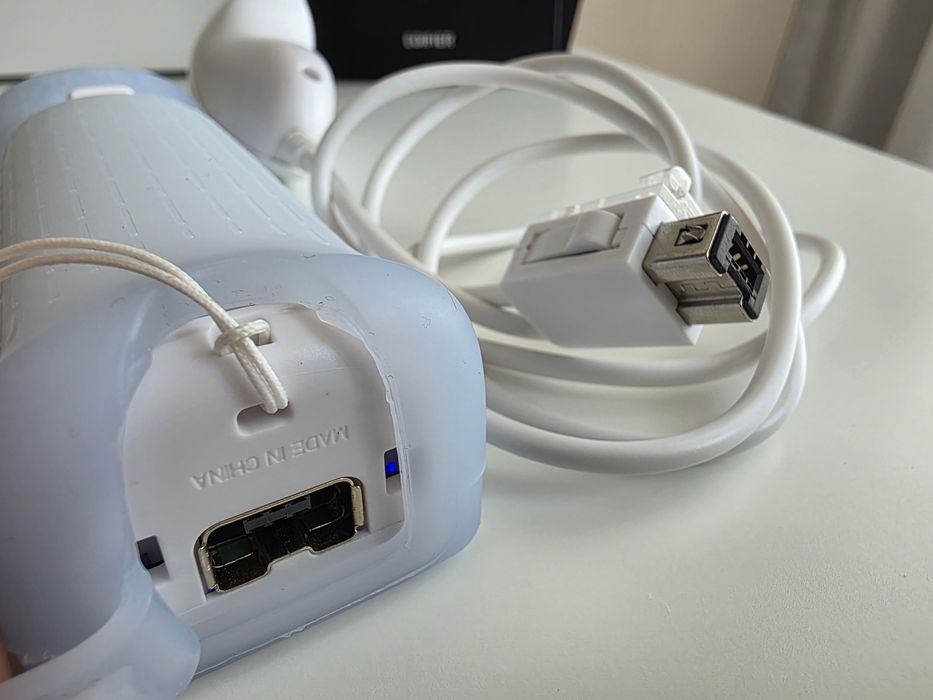 Wii remote + nunchuk nou motion plus inside cu husa silicon si strap