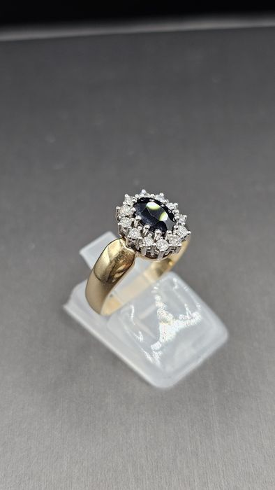 Винтидж златен пръстен 14K (585) с естествен сапфир и 12 естествени диаманта | 4.92 гр | Classic Halo Ring
