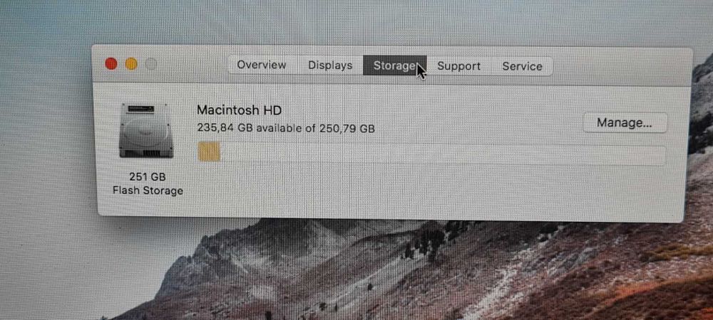 Laptop Apple Macbook Air 13" cu procesor I5,SSD de 240 Gb,4 Gb RAM,stare buna