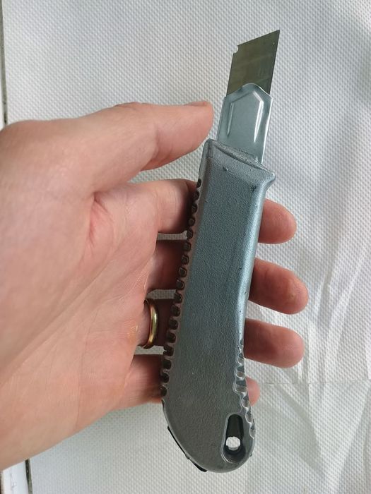 Cutter metalic aliaj 18cm