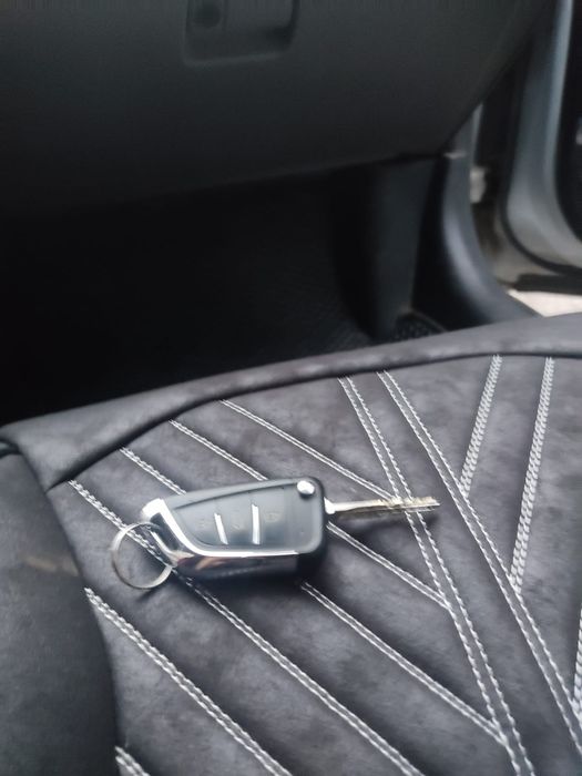 Продаю  Nissan premier