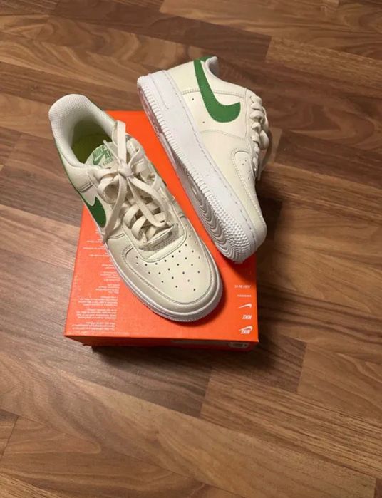 Дамски снейкъри Nike Air Force 1