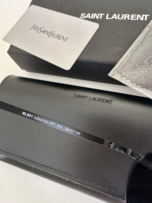 Чисто нови слънчеви очила Saint Laurent сърца