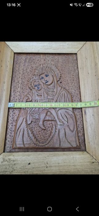 Icoană sculptată manual în lemn – Maica Domnului cu Pruncul, artizanat tradițional