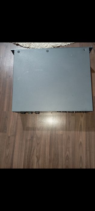 Vînd amplificator EV q44