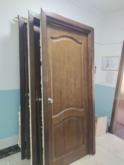 Продам деревянные двери
