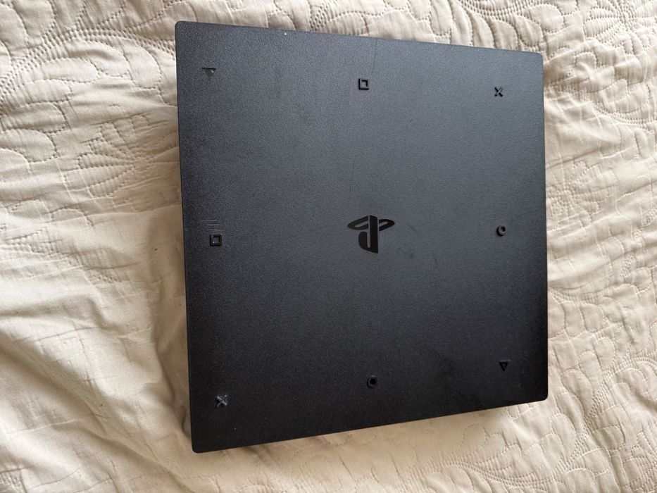 Ps4 pro 1TR в запазено състояние