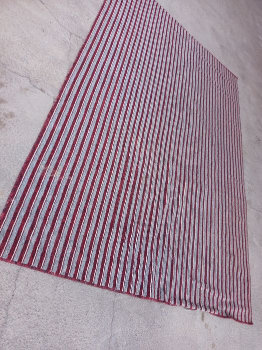 Продаётся / палас размер 2 на 3 / .