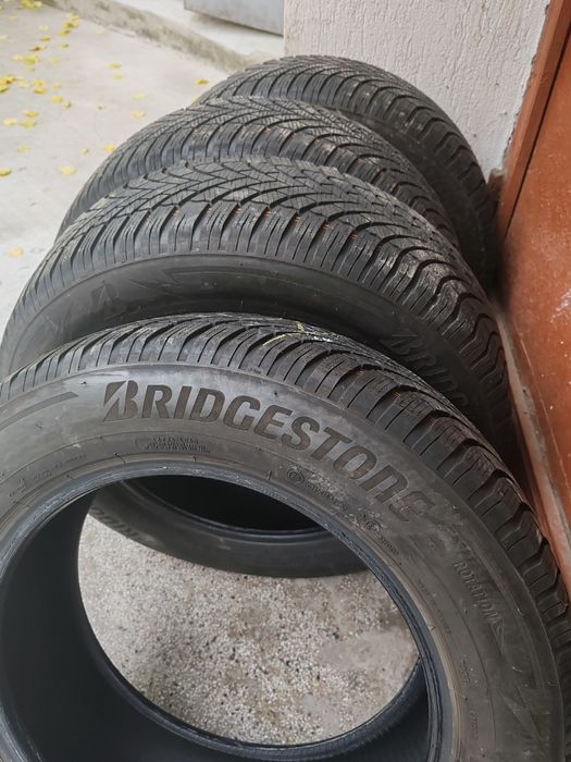 4бр 215 65 17 Зимни гуми Bridgestone