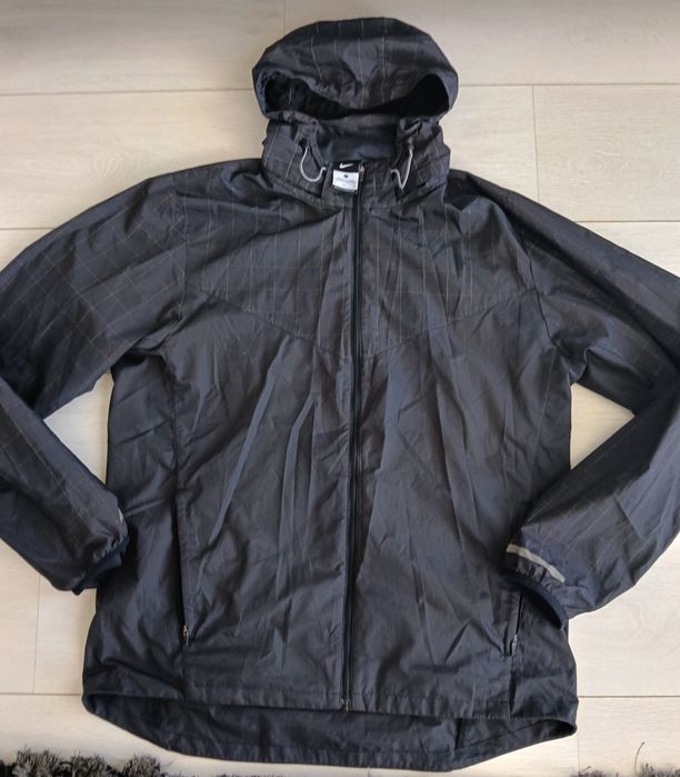 Мъжка ветровка Nike (L) 30€