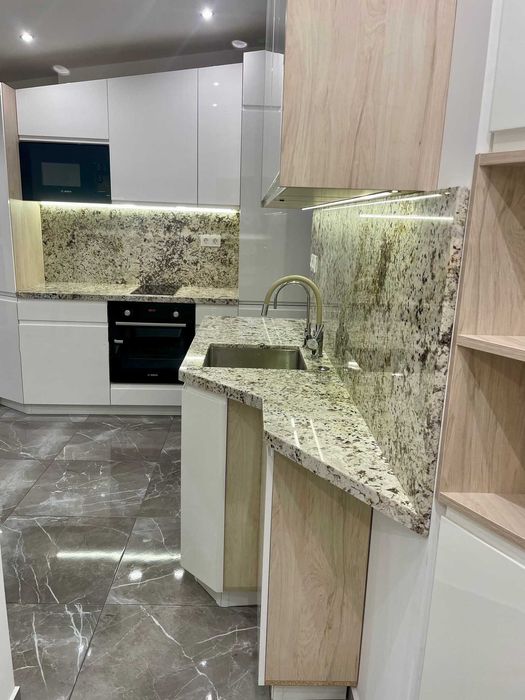 Дава се под наем Едностаен апартамент в София, Център - 45 кв.м за 750 € - Снимка #2