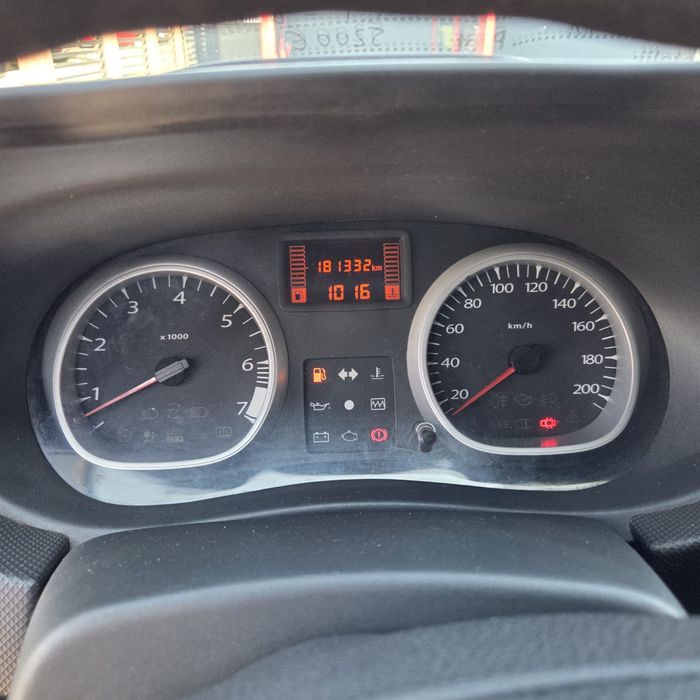 Dacia Duster 4x4 —-1,6 B  /GPL  5100€