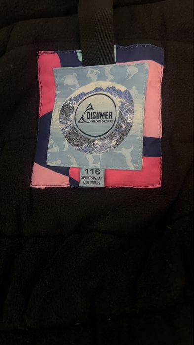 Продам куртку для девочек