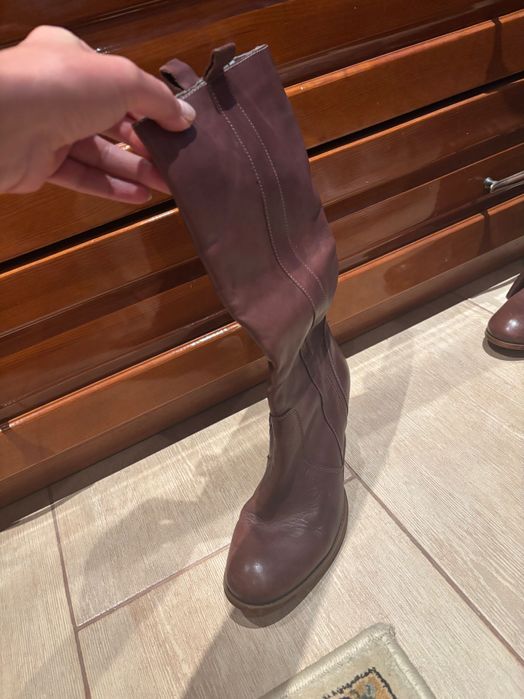 Ботуши с малка забележка