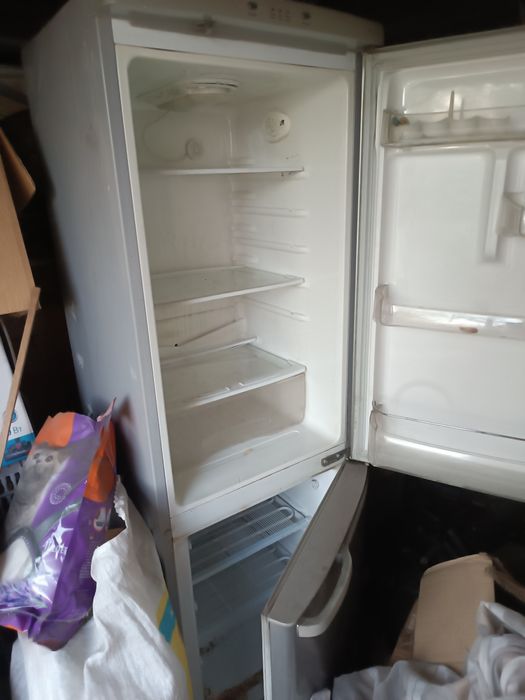 Продаю холодильник на запчасти