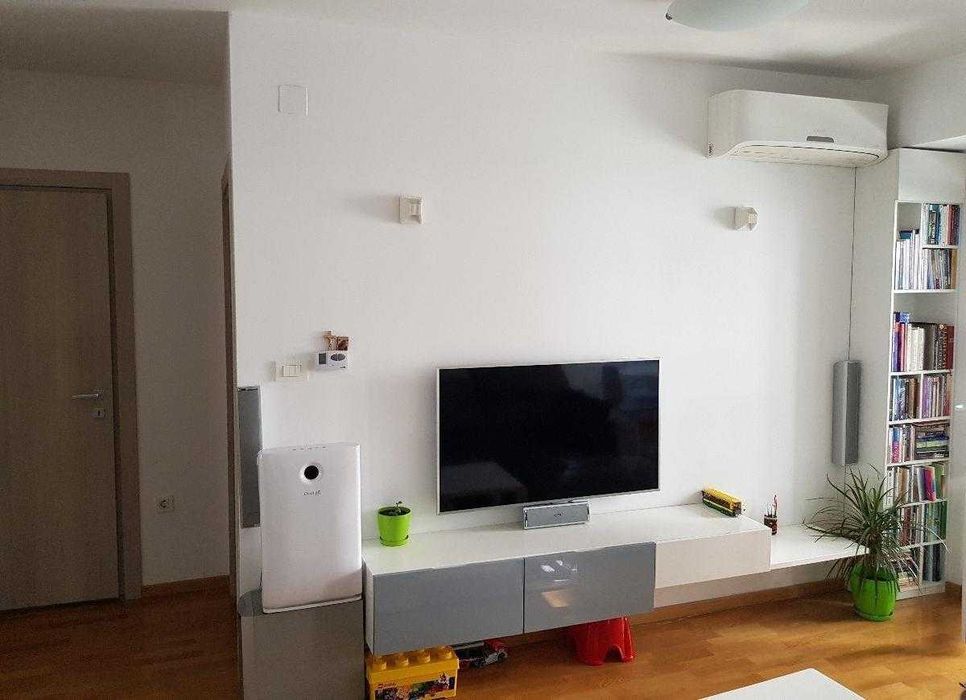 Дава се под наем Тристаен апартамент в София, Витоша - 89 кв.м за 637.5 € - Снимка #1