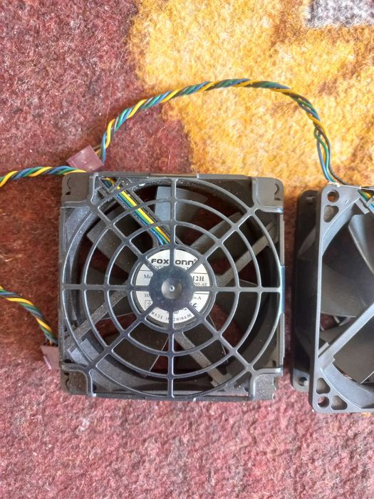 Coolere  noi  pentru  laptop  si  placi  de  baza