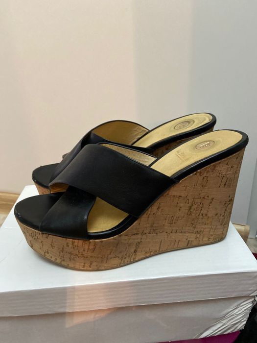 Продам босоножки