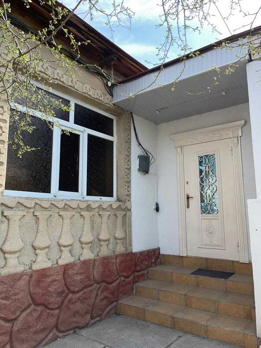 Продам дом в центре Аксукента ул.Пратова