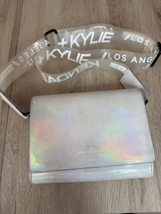 Малка дамска чанта